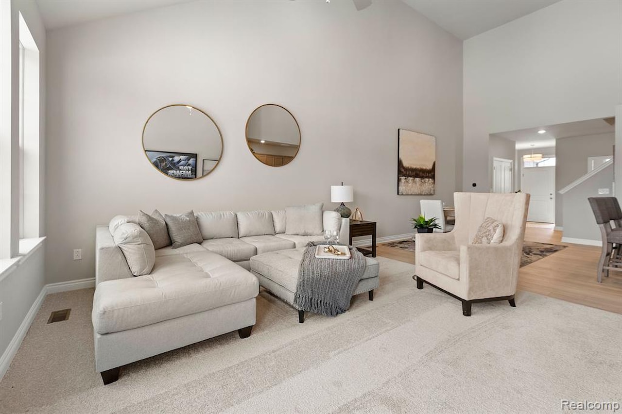 2215 Chase Dr #102 in Hartland Twp, MI Photo 4
