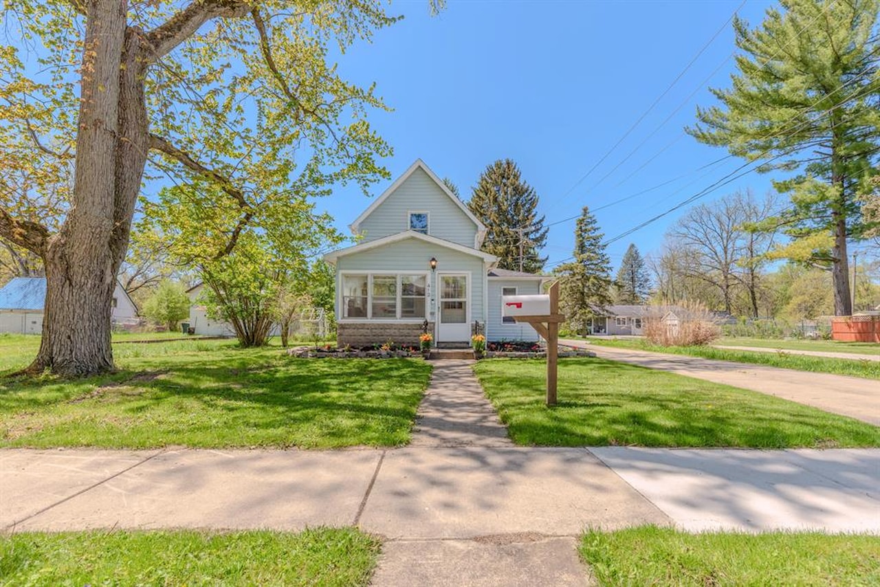 412 Wilkinson St in Chelsea, MI Photo 4