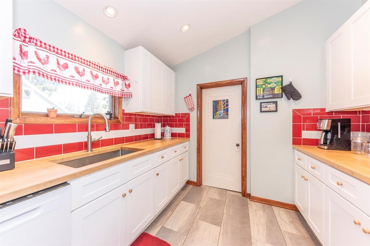 412 Wilkinson St in Chelsea, MI Photo 8