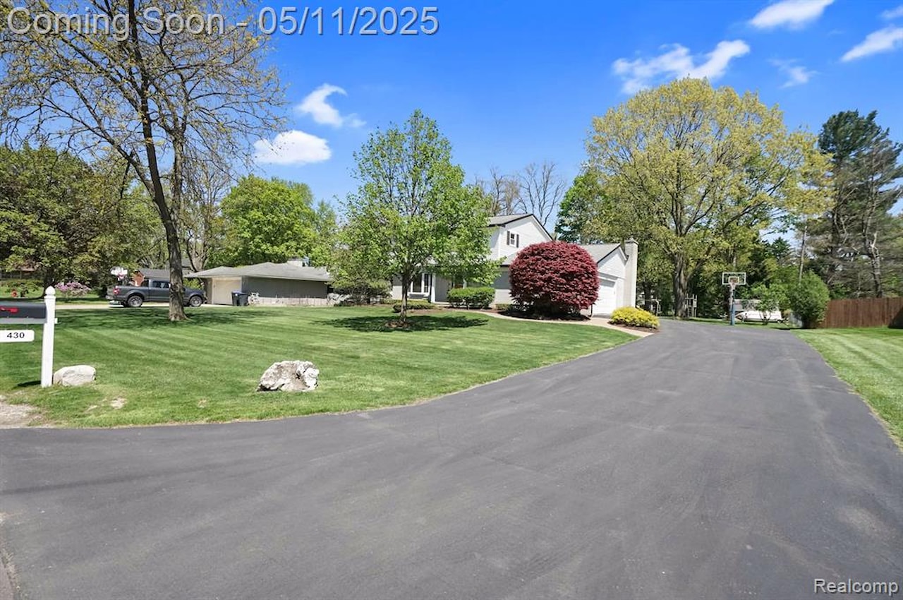 430 Chester Ct in South Lyon, MI Photo 18