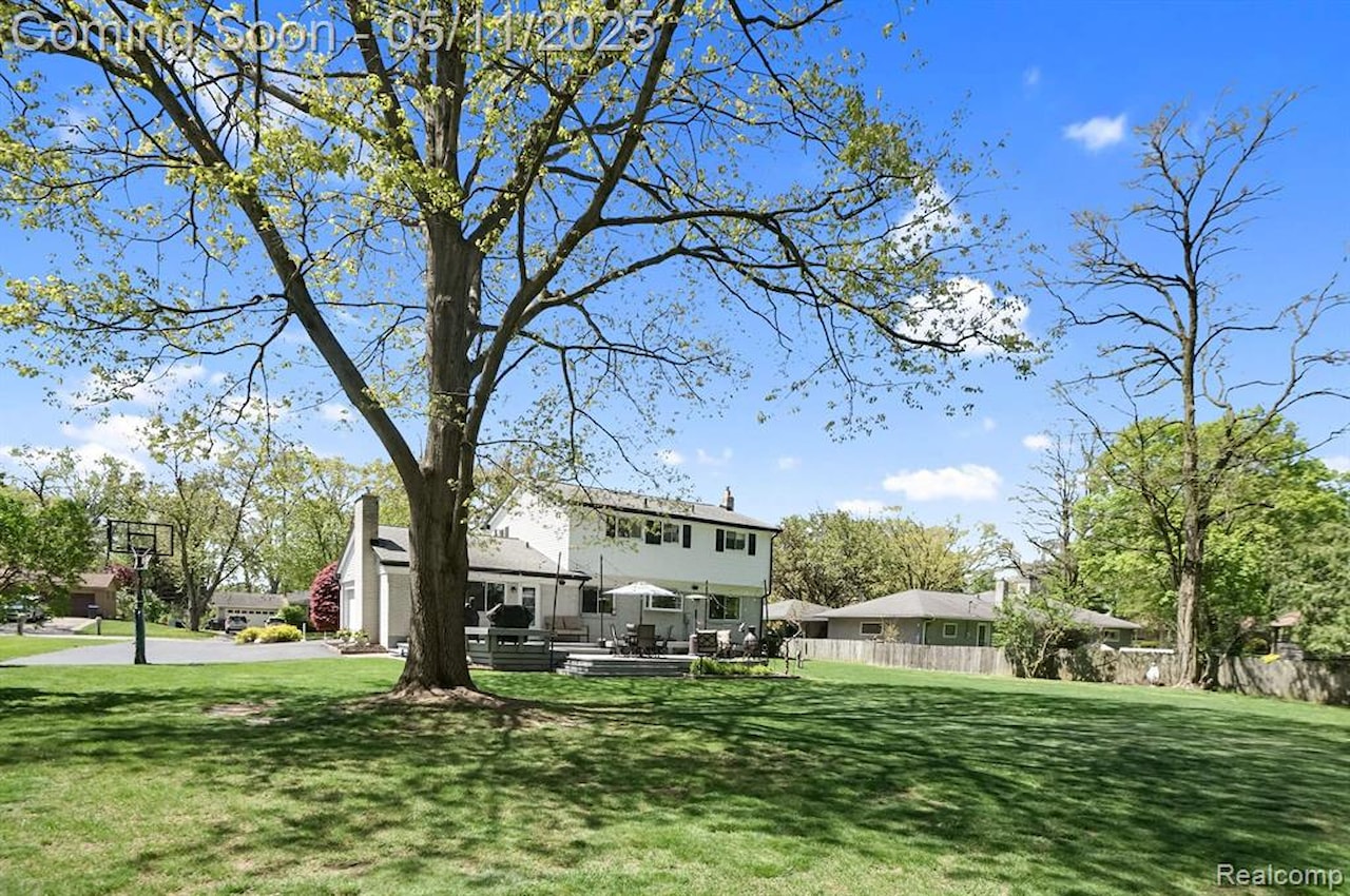 430 Chester Ct in South Lyon, MI Photo 9