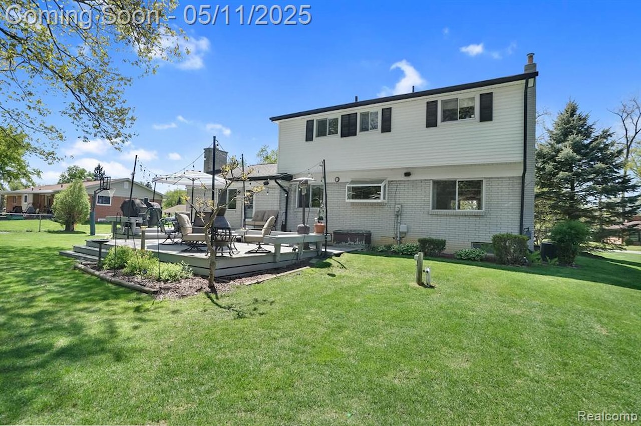 430 Chester Ct in South Lyon, MI Photo 6