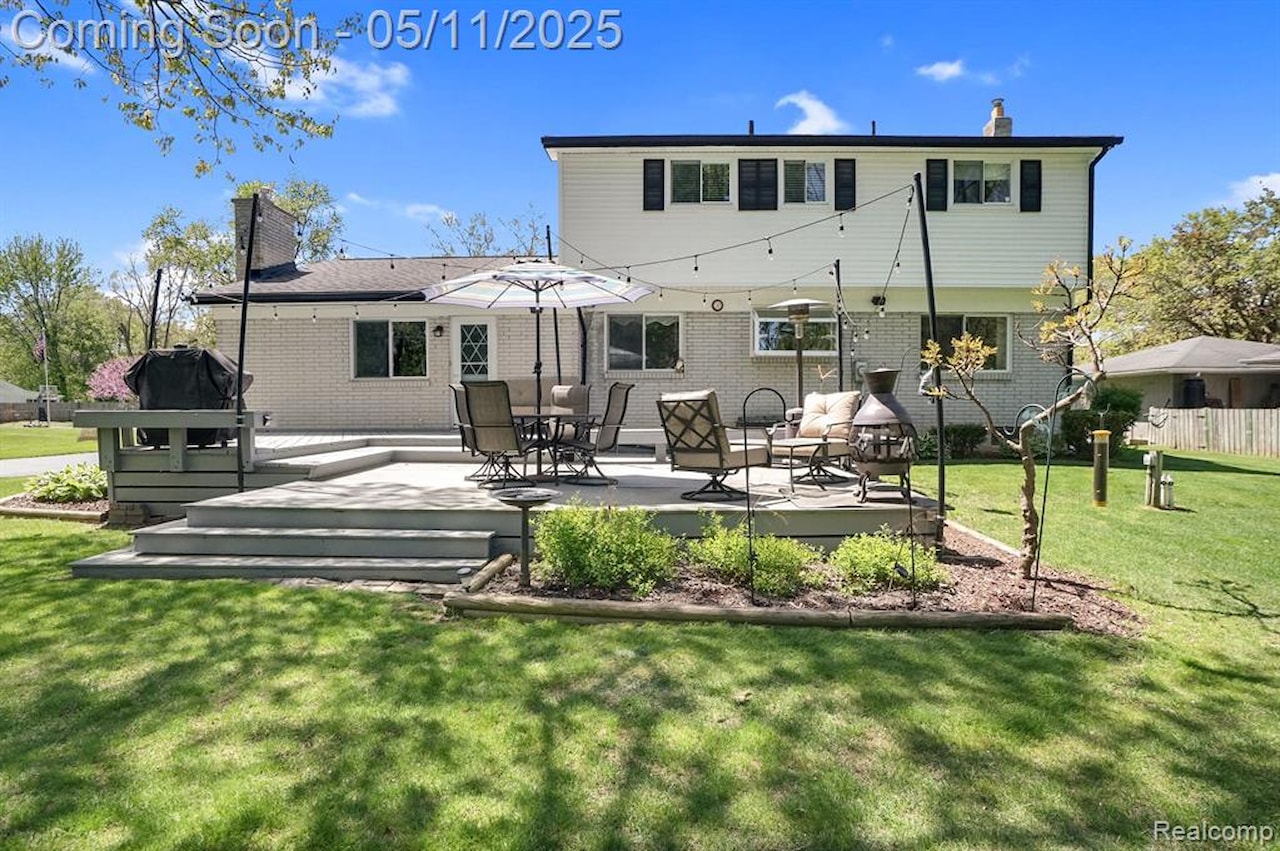430 Chester Ct in South Lyon, MI Photo 5