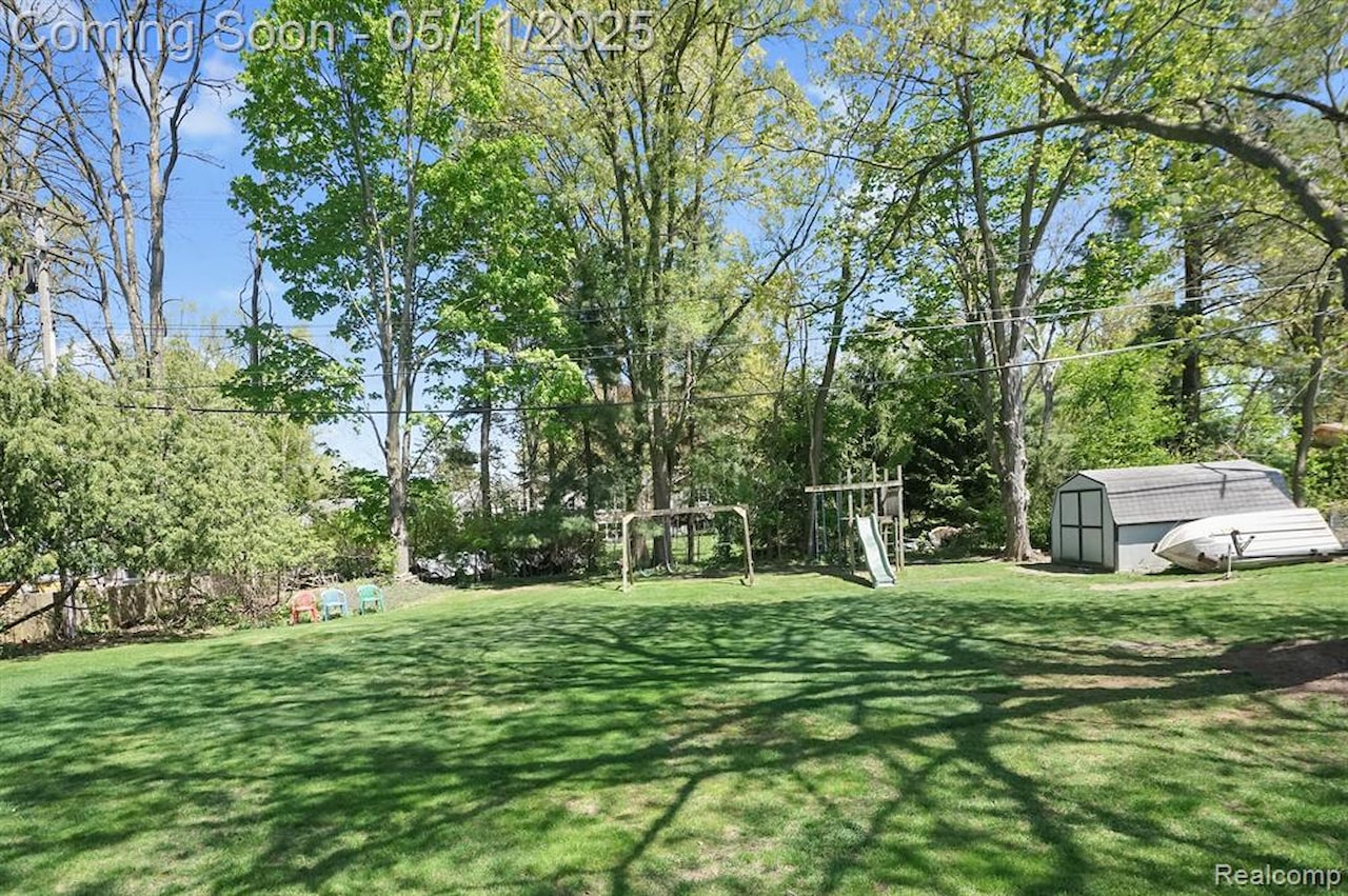 430 Chester Ct in South Lyon, MI Photo 10