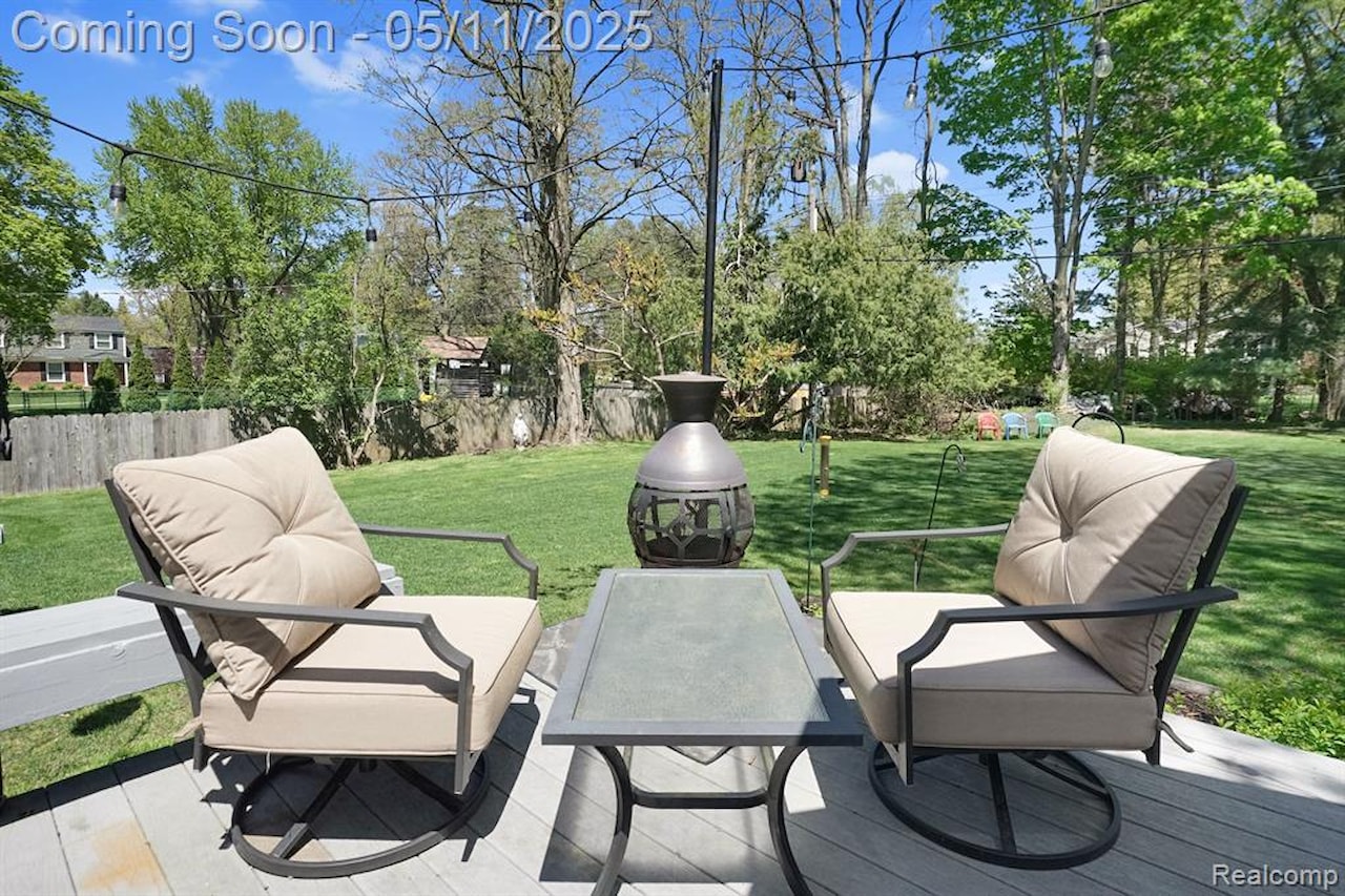 430 Chester Ct in South Lyon, MI Photo 16