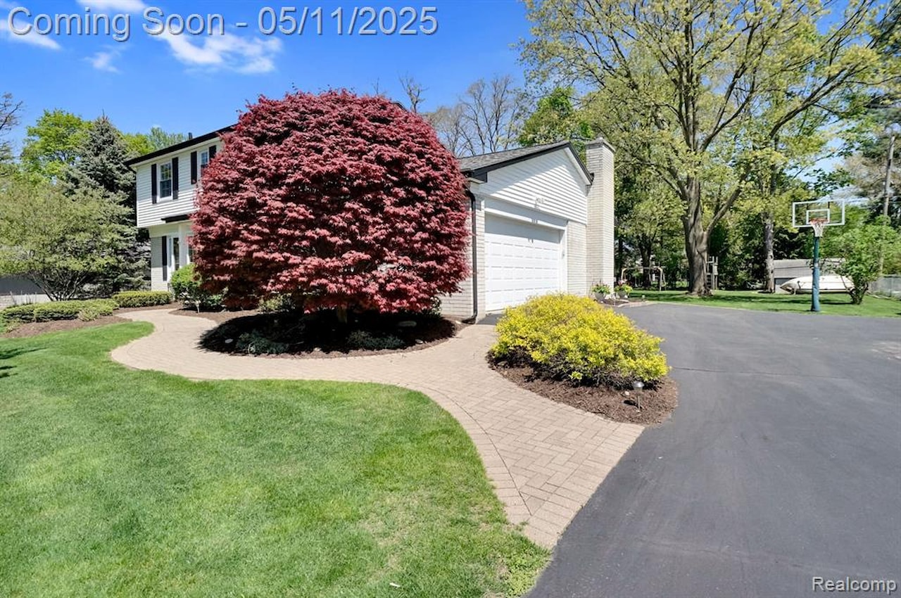 430 Chester Ct in South Lyon, MI Photo 7