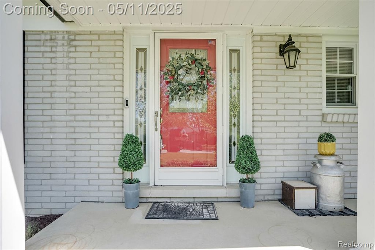 430 Chester Ct in South Lyon, MI Photo 3