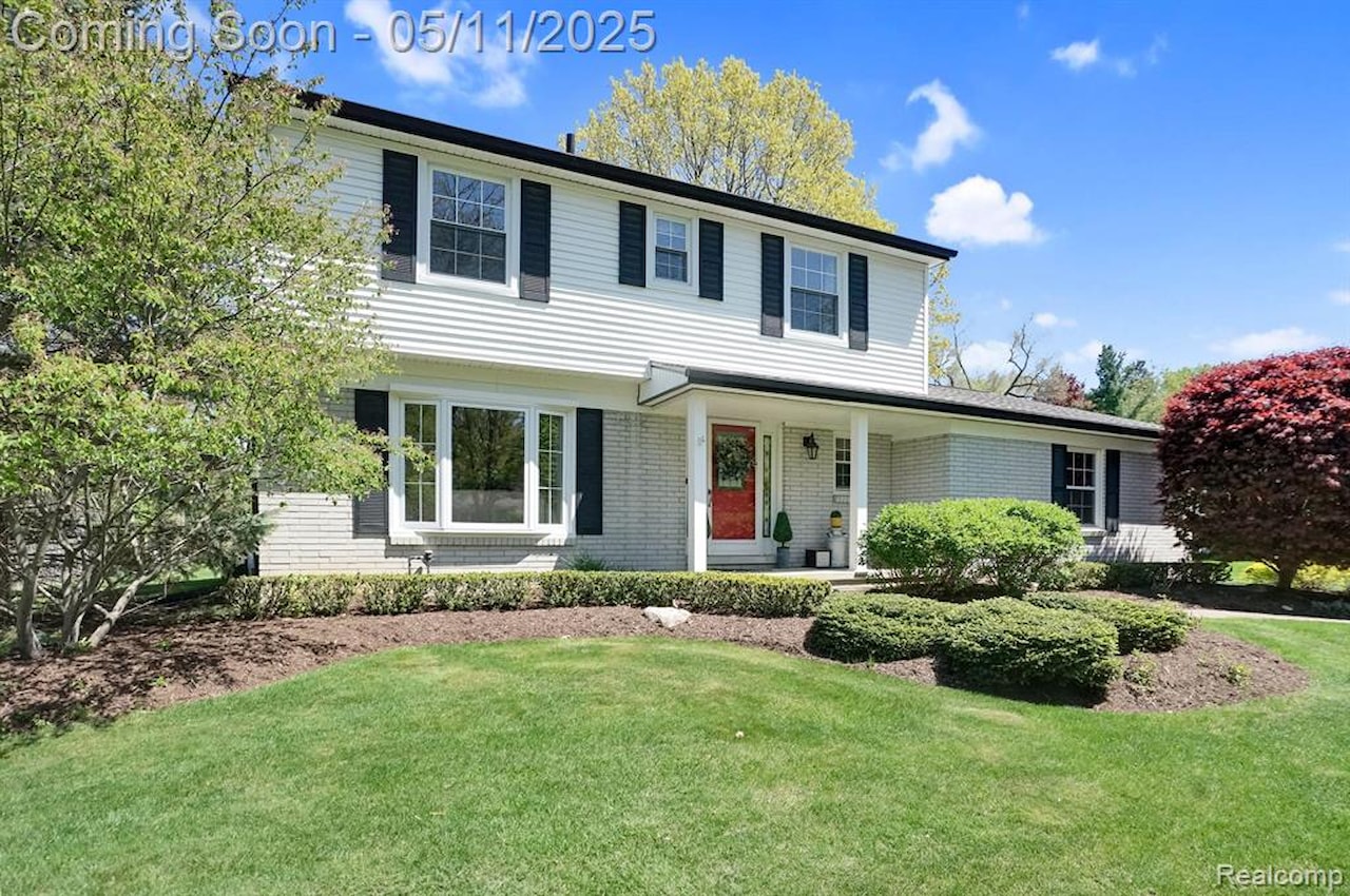 430 Chester Ct in South Lyon, MI Photo 2