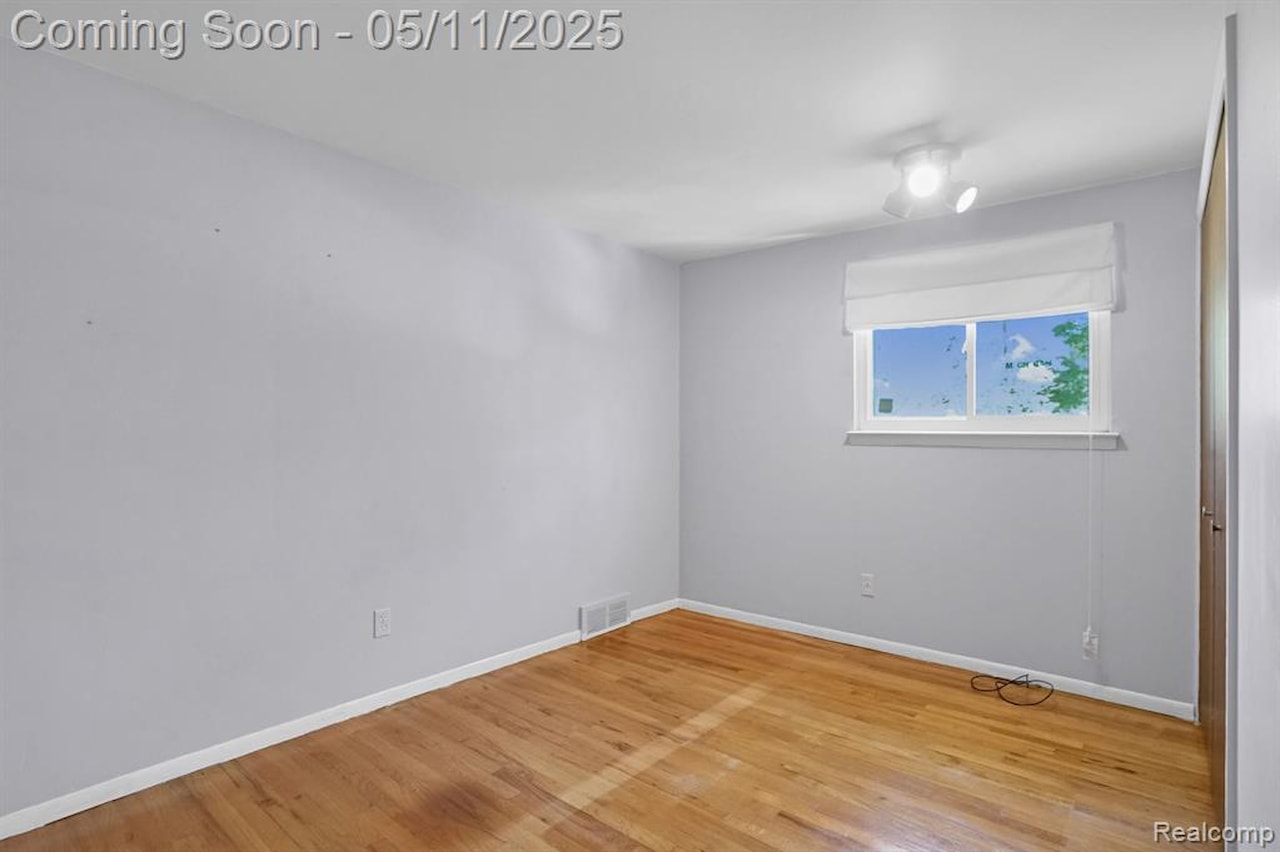 430 Chester Ct in South Lyon, MI Photo 38