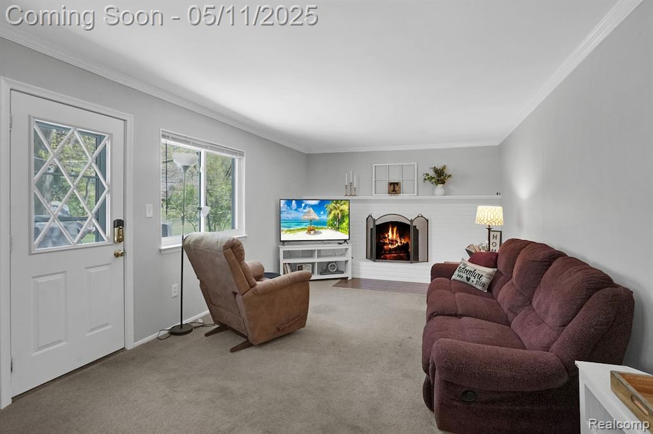 430 Chester Ct in South Lyon, MI Photo 28