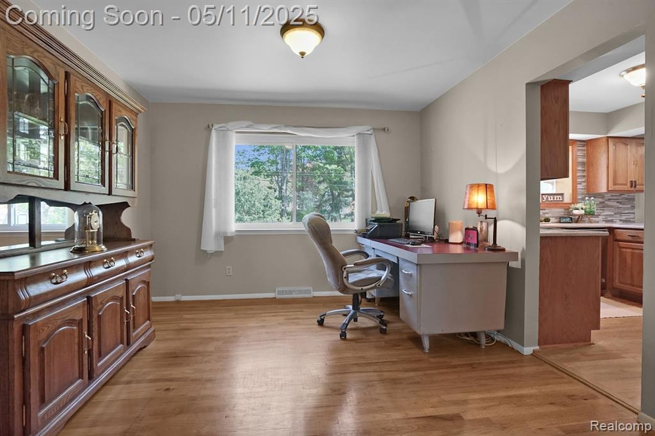 430 Chester Ct in South Lyon, MI Photo 30