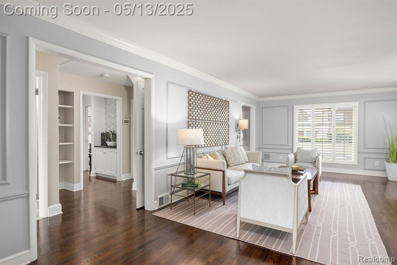 229 Clifton Rd in Bloomfield Twp, MI Photo 6