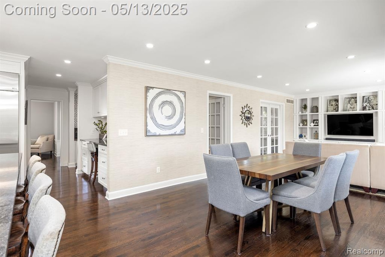 229 Clifton Rd in Bloomfield Twp, MI Photo 10
