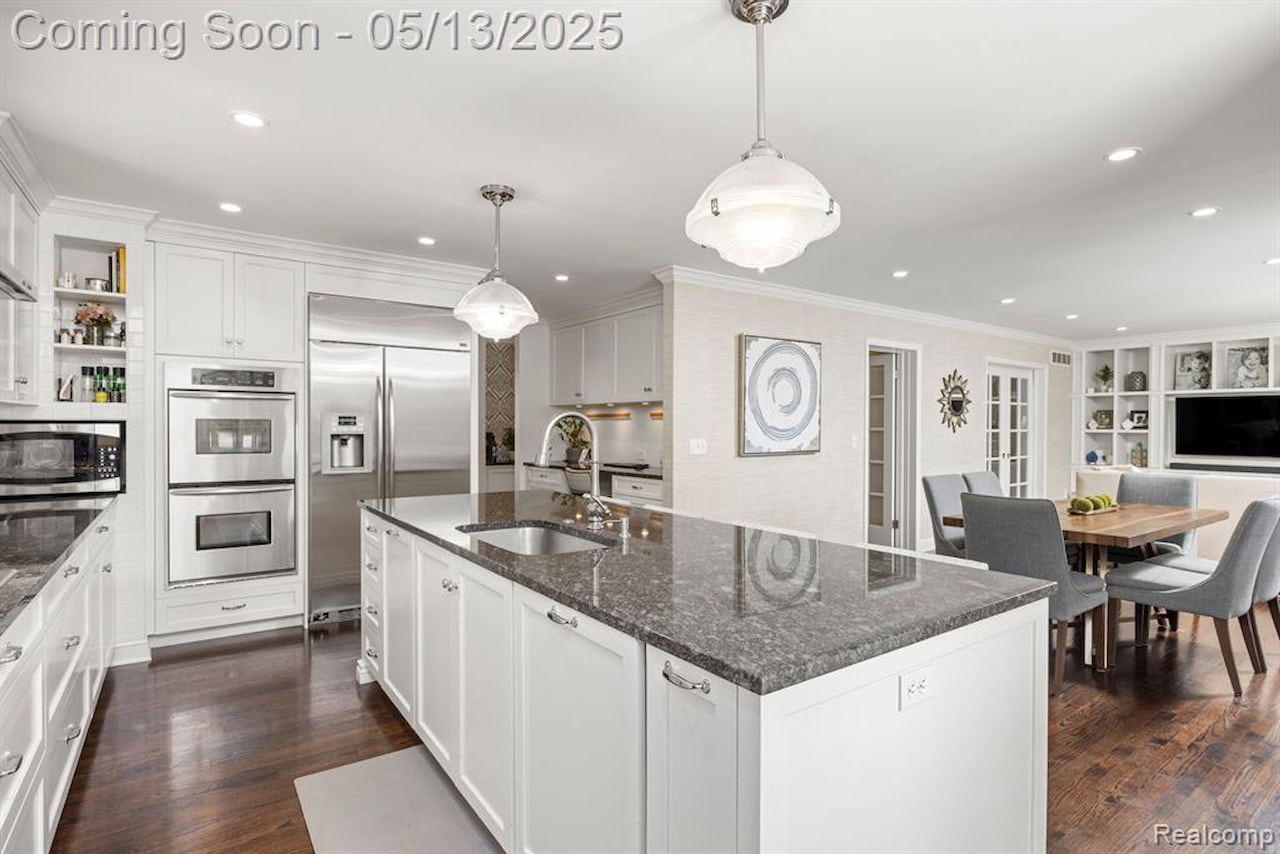 229 Clifton Rd in Bloomfield Twp, MI Photo 13