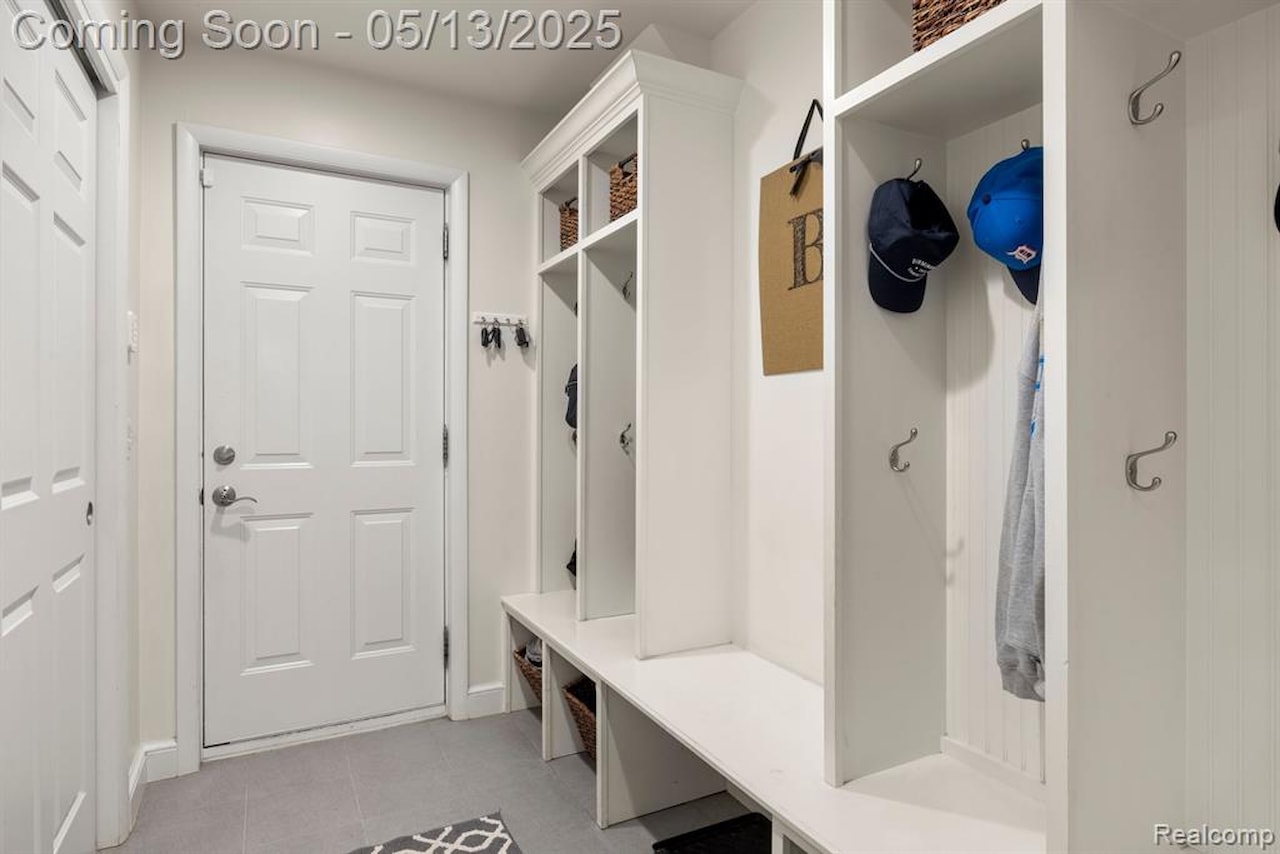 229 Clifton Rd in Bloomfield Twp, MI Photo 17