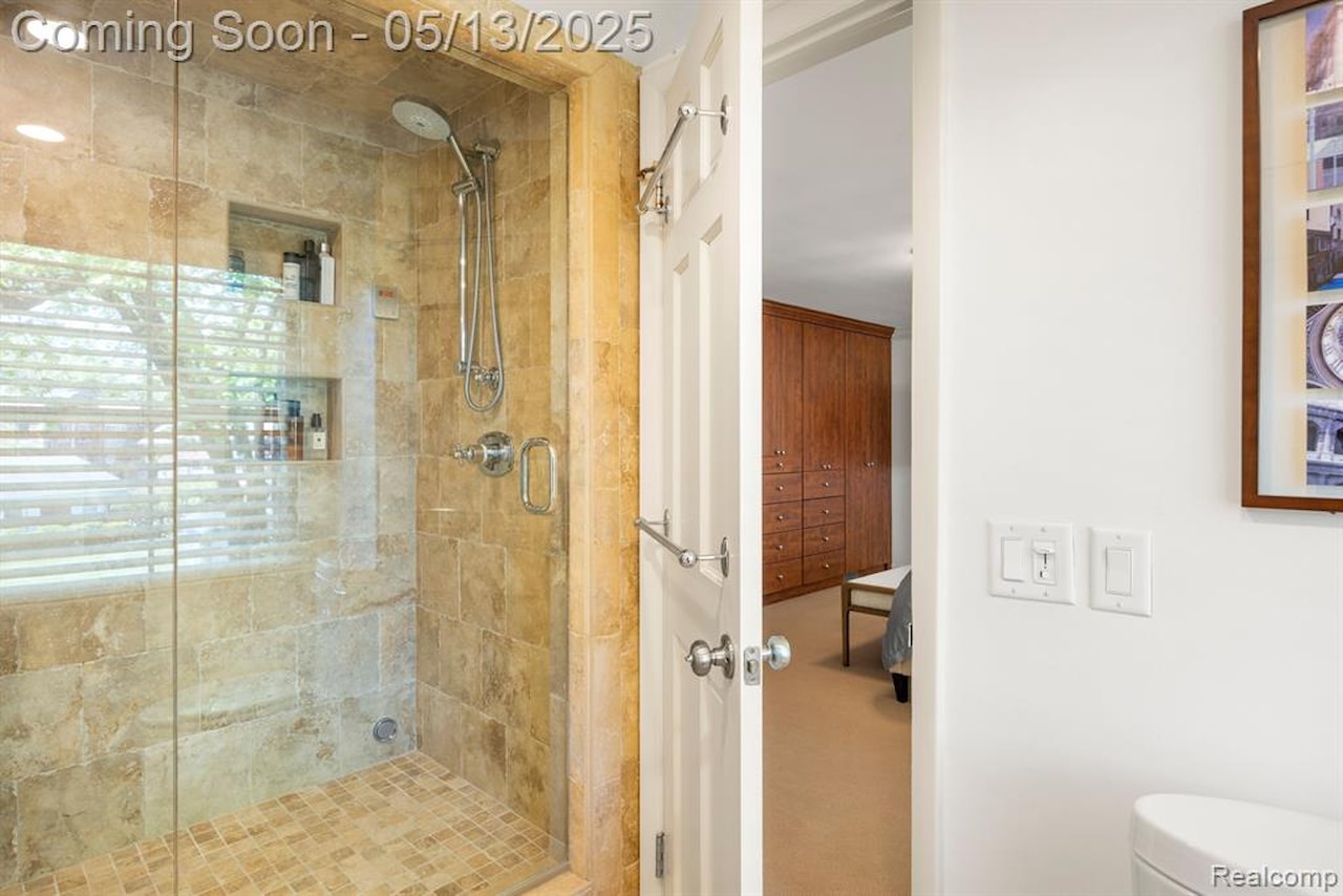 229 Clifton Rd in Bloomfield Twp, MI Photo 21
