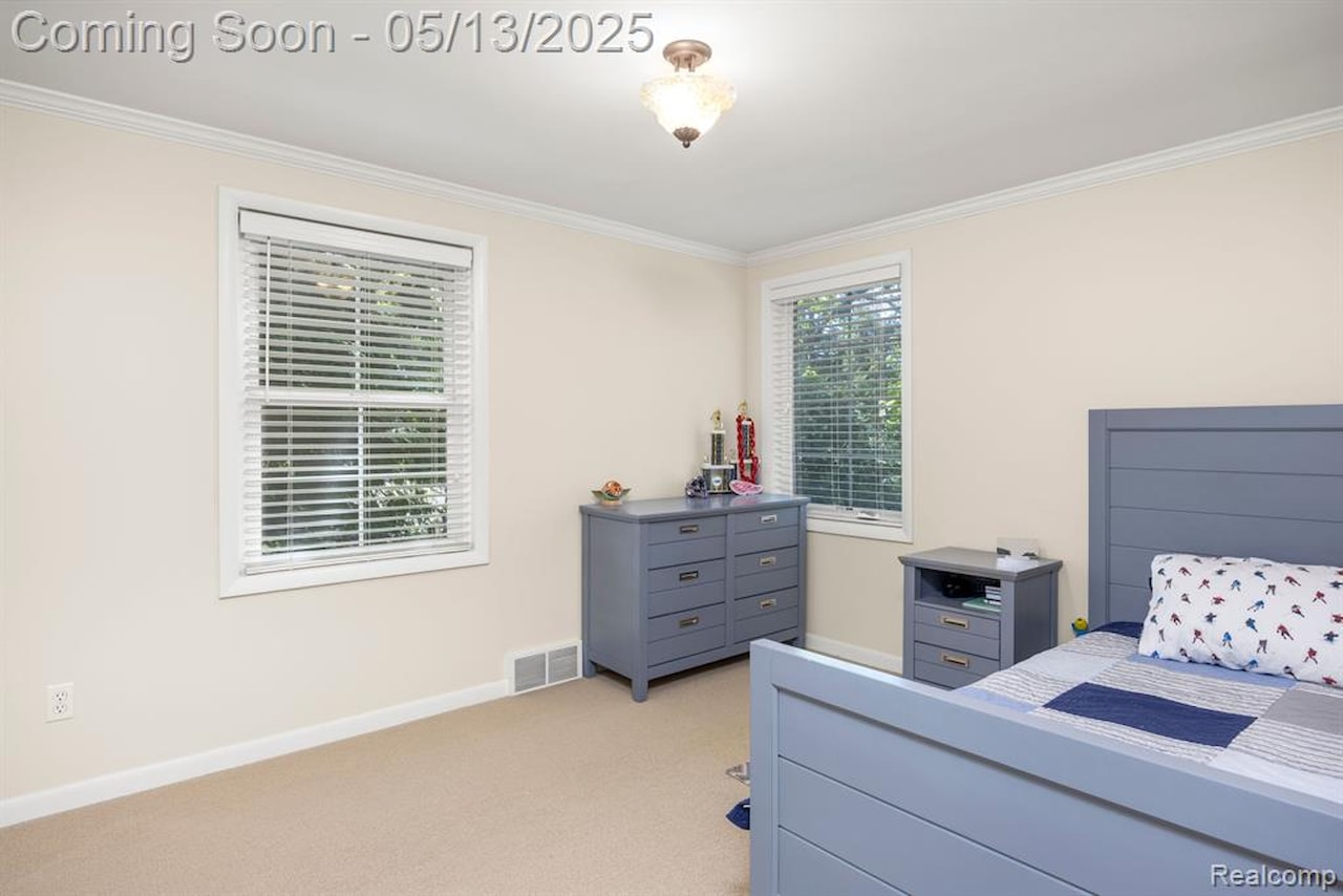 229 Clifton Rd in Bloomfield Twp, MI Photo 24