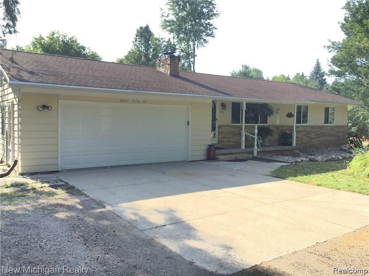 1875 Gray Rd in Genoa Twp, MI
