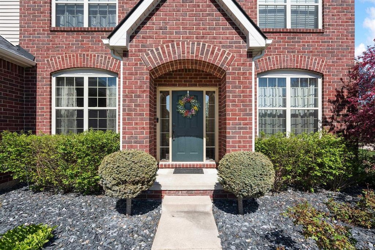 717 Dennison Ct in Oakland Twp, MI Photo 4