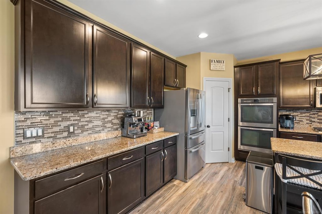 717 Dennison Ct in Oakland Twp, MI Photo 26