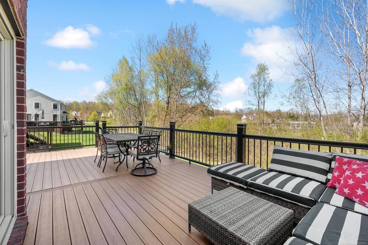 717 Dennison Ct in Oakland Twp, MI Photo 52