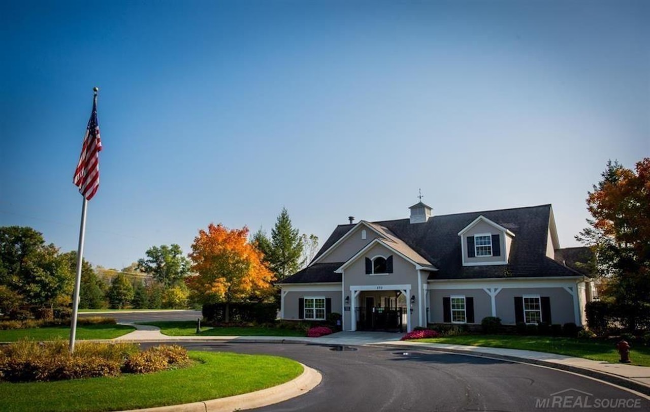 717 Dennison Ct in Oakland Twp, MI Photo 65