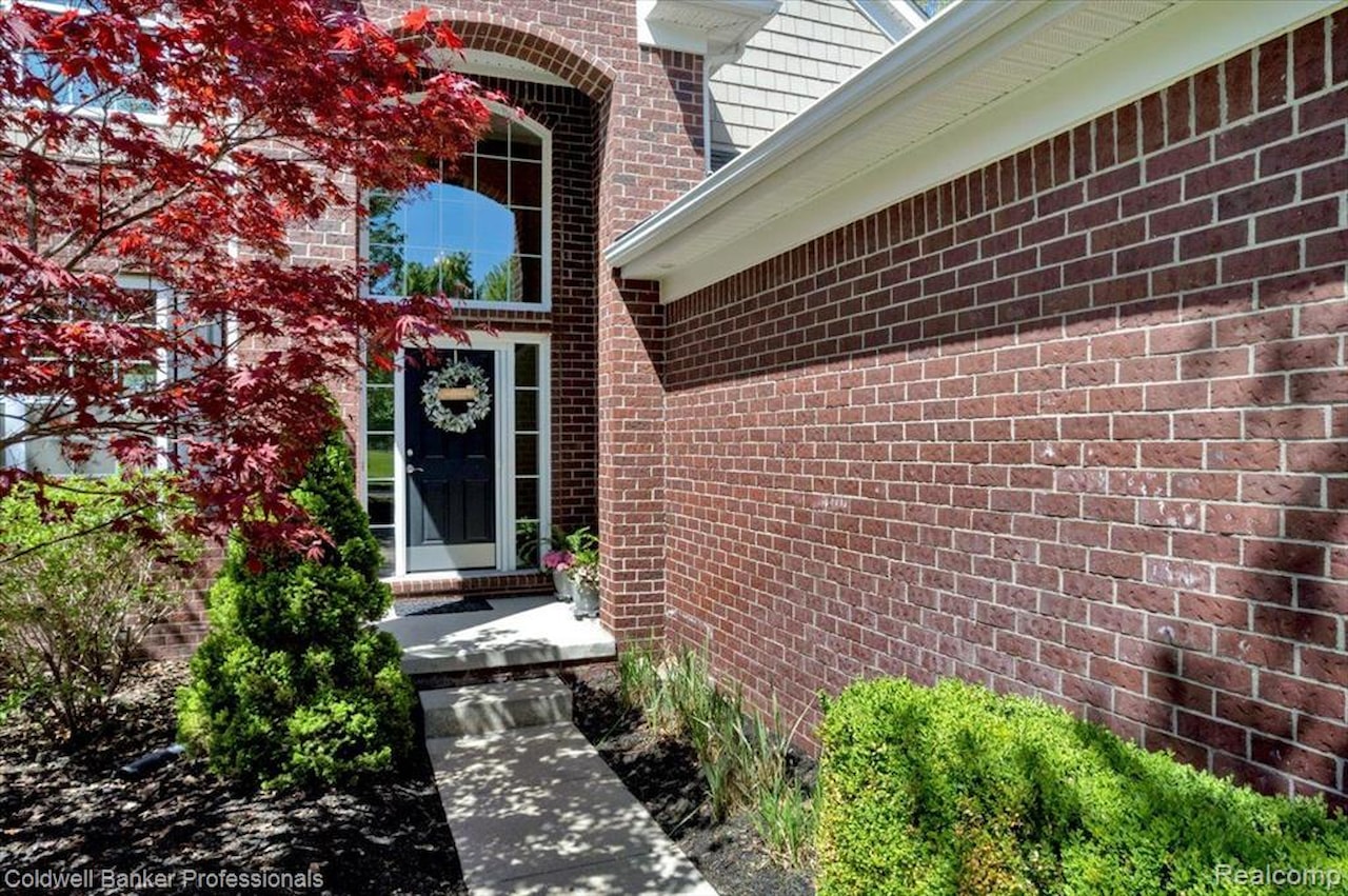 1060 Tinley Blvd in Oxford Twp, MI Photo 5