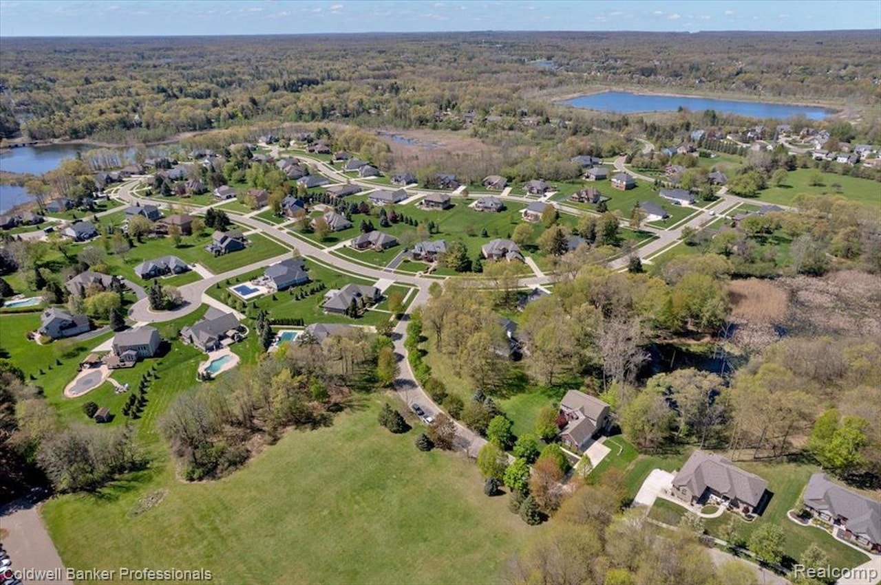 1060 Tinley Blvd in Oxford Twp, MI Photo 43