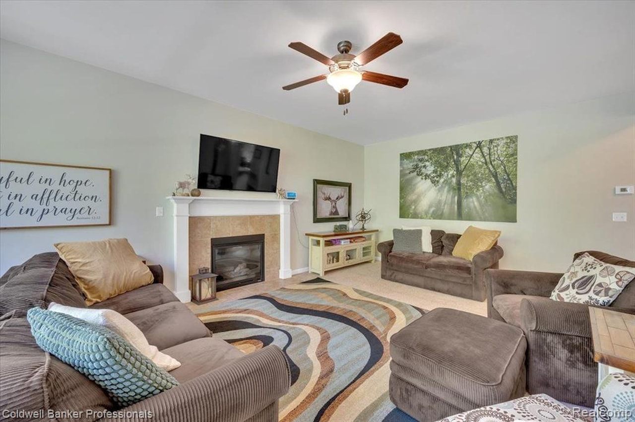 1060 Tinley Blvd in Oxford Twp, MI Photo 16