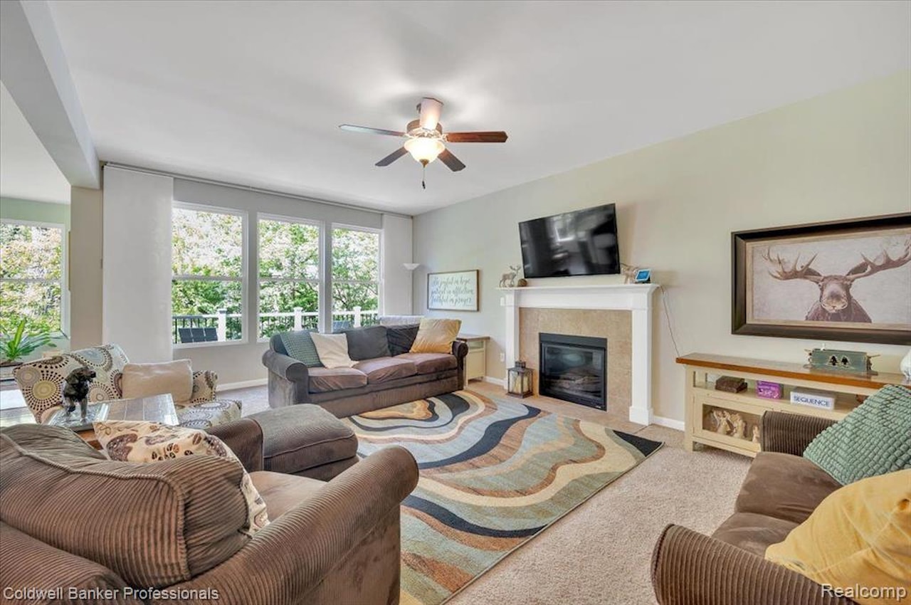 1060 Tinley Blvd in Oxford Twp, MI Photo 17