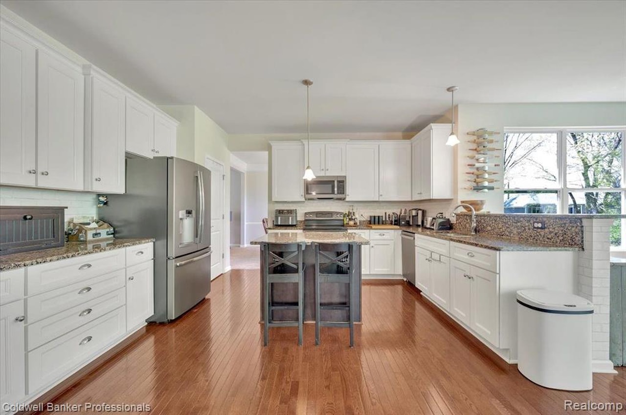 1060 Tinley Blvd in Oxford Twp, MI Photo 6