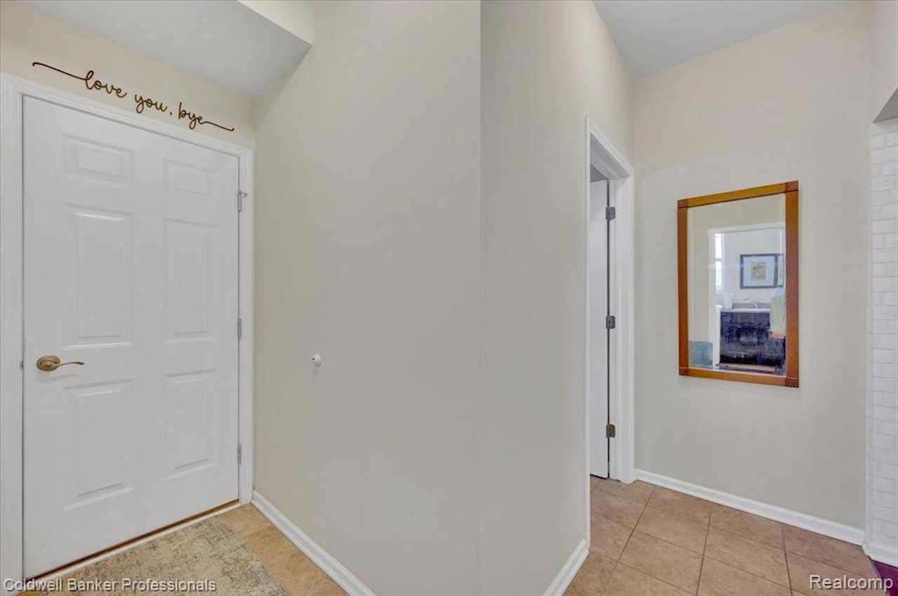 1060 Tinley Blvd in Oxford Twp, MI Photo 20