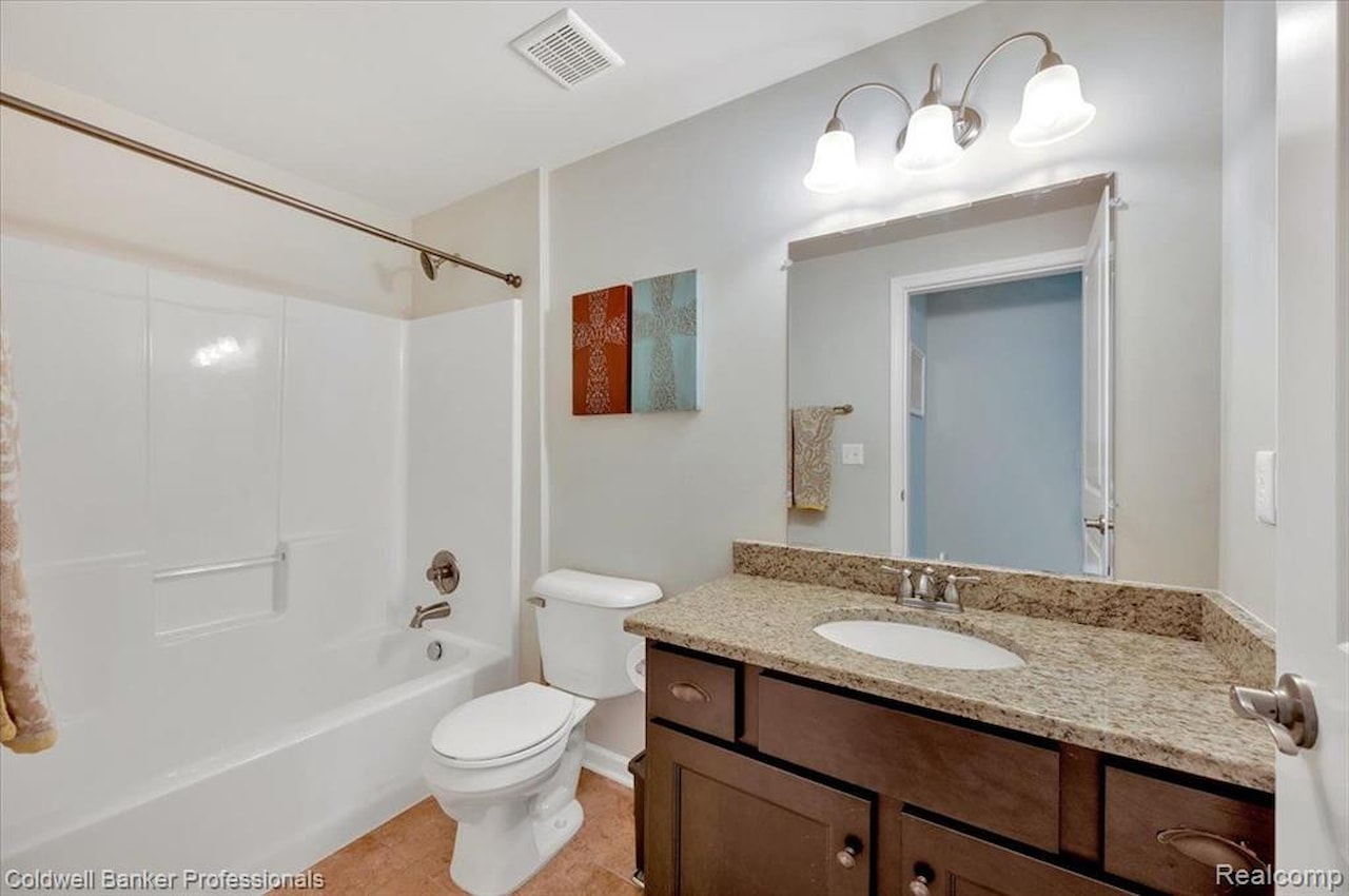 1060 Tinley Blvd in Oxford Twp, MI Photo 37