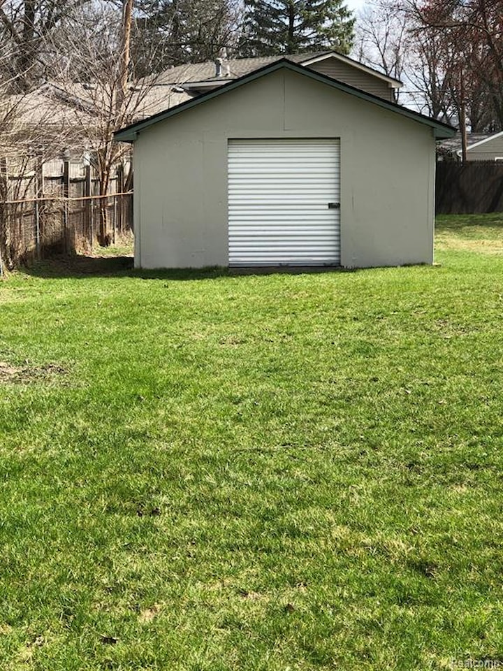 5510 Berkley Dr in Waterford Twp, MI Photo 26