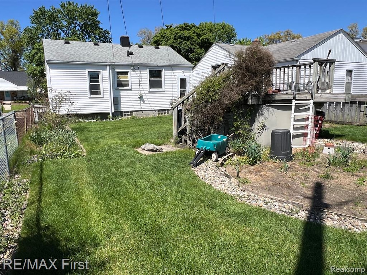 1452 E Madge Ave in Hazel Park, MI Photo 16