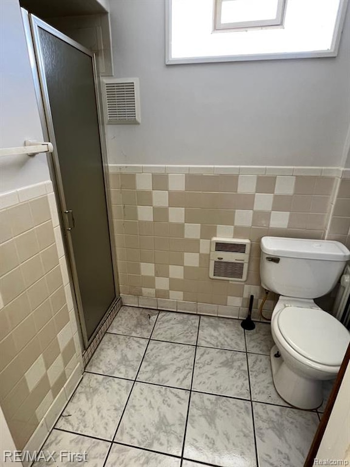 1452 E Madge Ave in Hazel Park, MI Photo 14