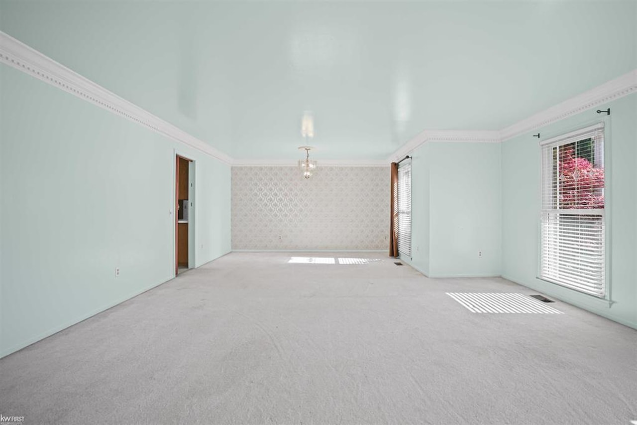 1254 Heatherwoode Rd in Flint Twp, MI Photo 5