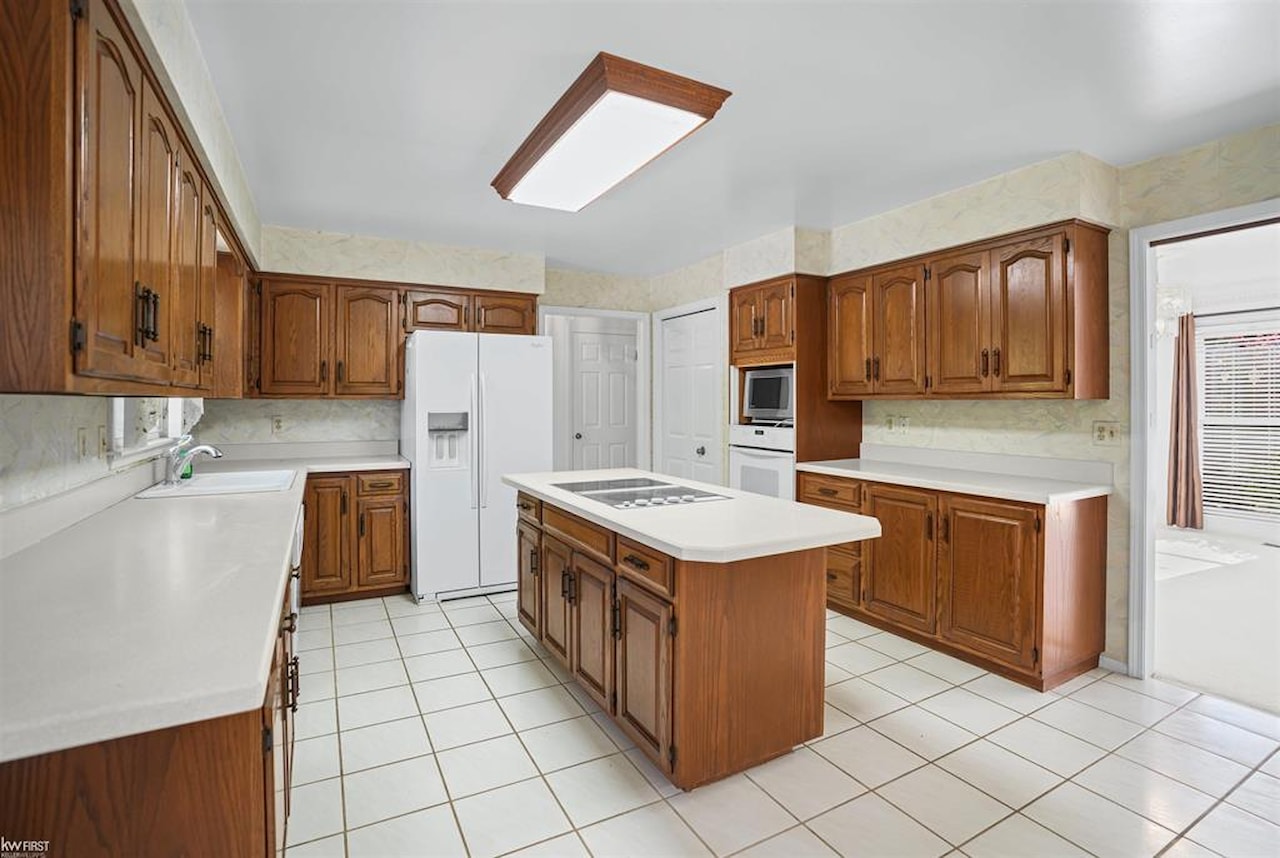1254 Heatherwoode Rd in Flint Twp, MI Photo 10
