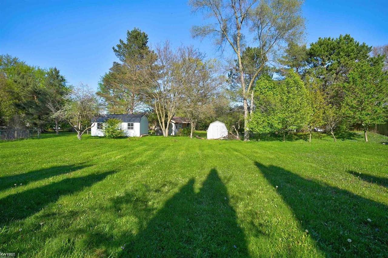 1254 Heatherwoode Rd in Flint Twp, MI Photo 32