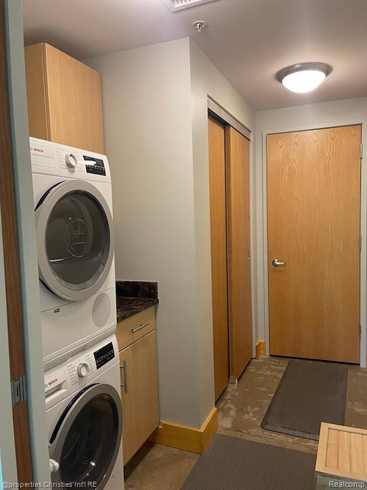 300 Hamilton St #Apt 105 in Plymouth, MI Photo 8