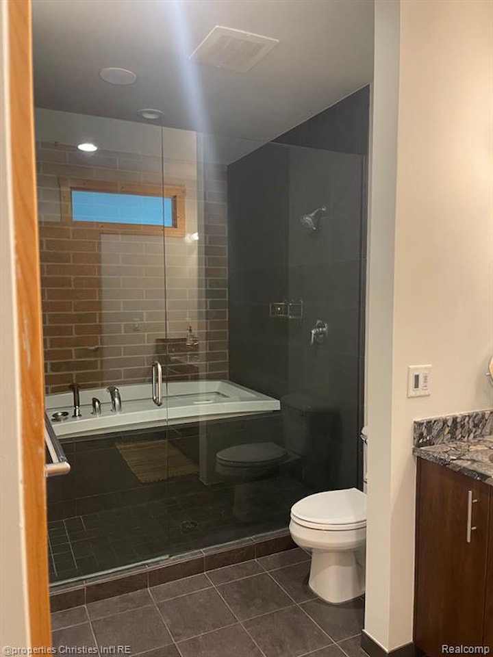 300 Hamilton St #Apt 105 in Plymouth, MI Photo 12