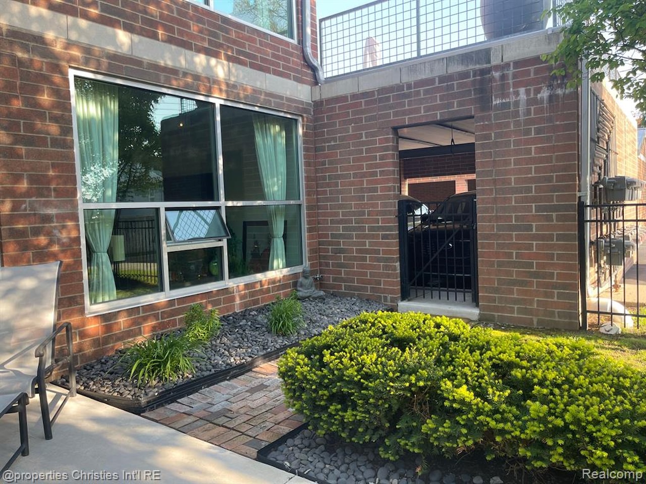 300 Hamilton St #Apt 105 in Plymouth, MI Photo 24