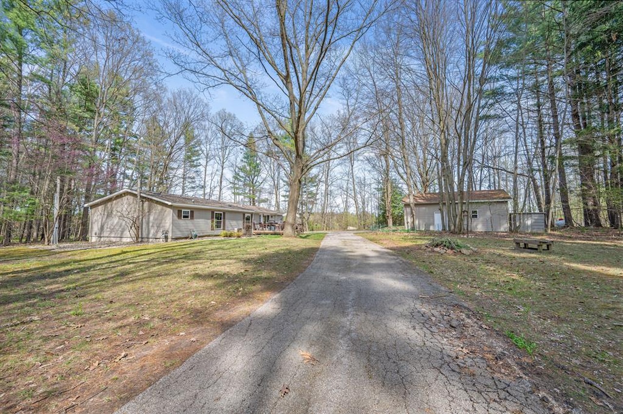 19251 Indian Dr in Green Twp, MI