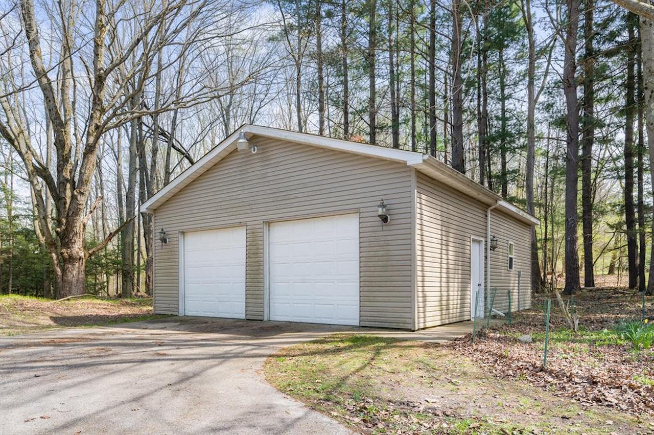 19251 Indian Dr in Green Twp, MI Photo 9