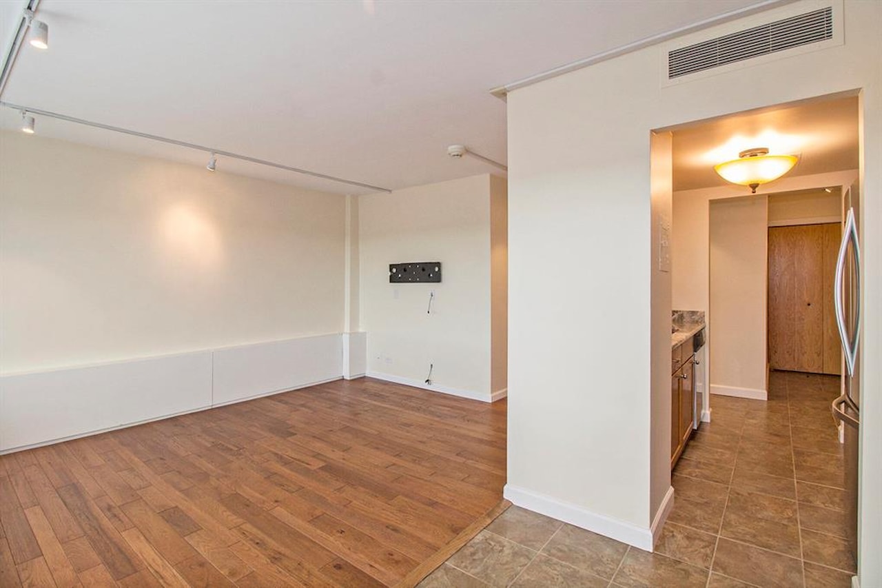555 E William St #25I in Ann Arbor, MI Photo 8
