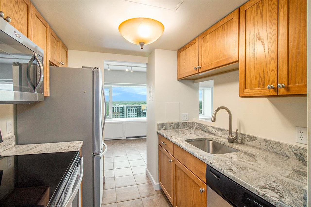 555 E William St #25I in Ann Arbor, MI Photo 11