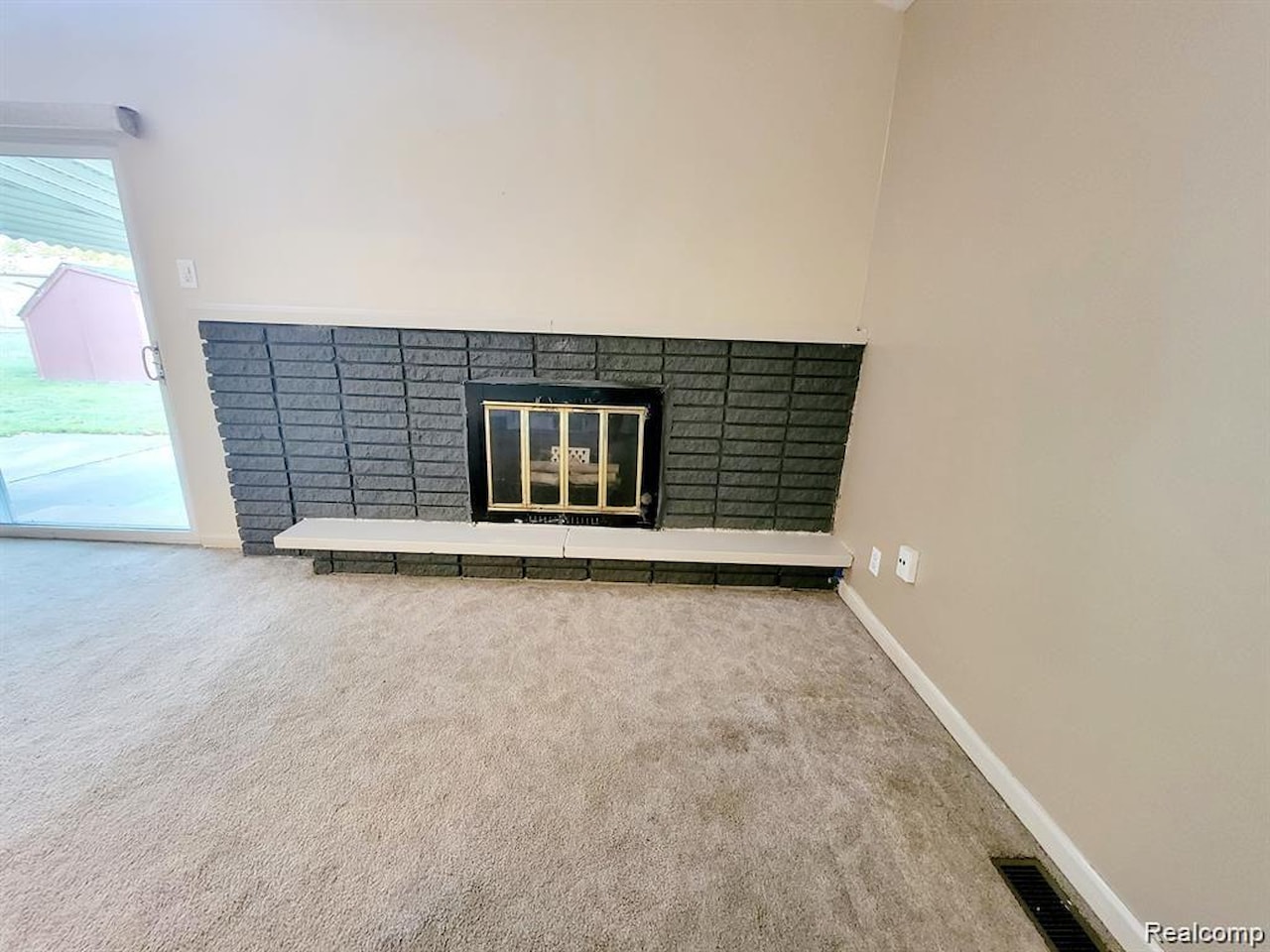 28142 Liberty Dr in Warren, MI Photo 12