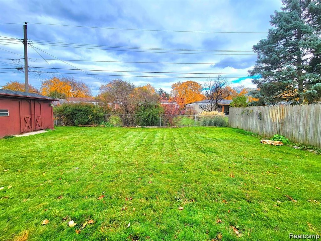 28142 Liberty Dr in Warren, MI Photo 29