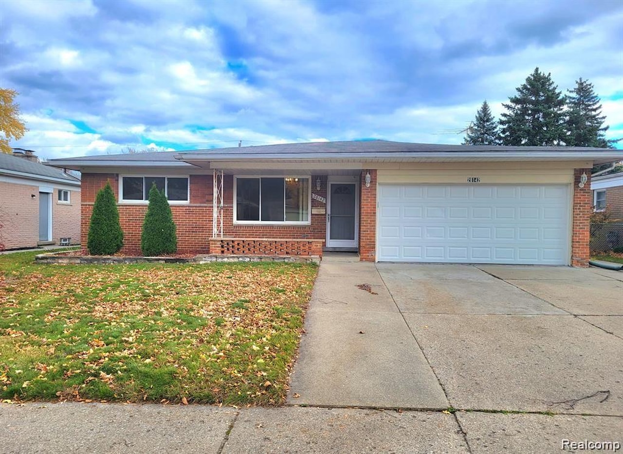 28142 Liberty Dr in Warren, MI Photo 30