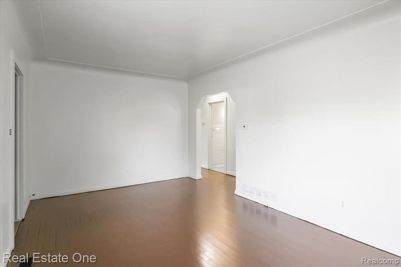 12855 Couwlier Ave in Warren, MI Photo 5